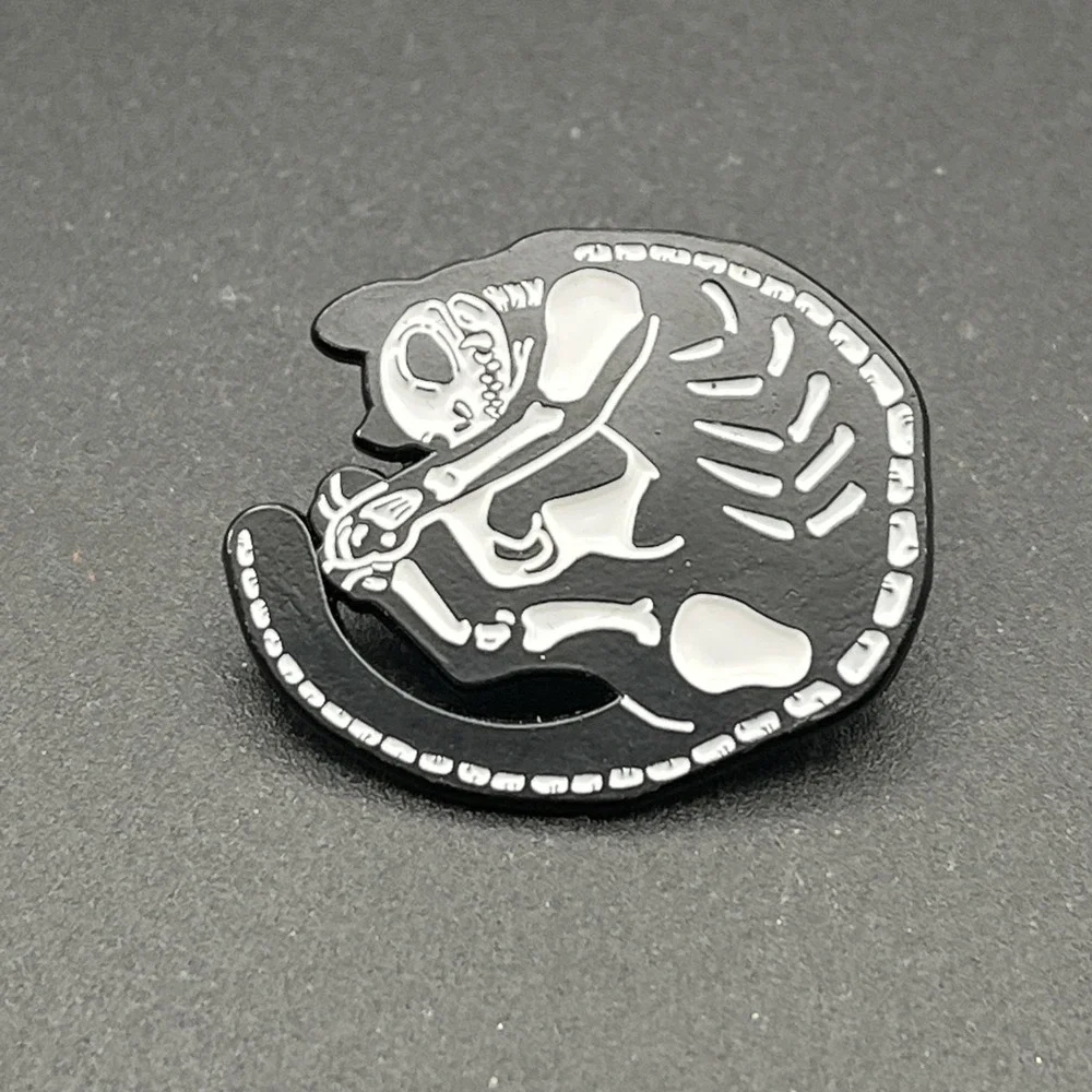 Cat Skeleton Curled Up Sleeping Cute Novelty Lapel Hat Pin‎